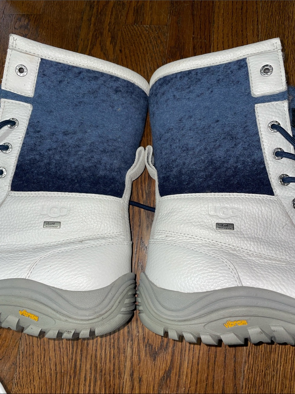 UGG Adirondack II boots - Picture 16 of 16
